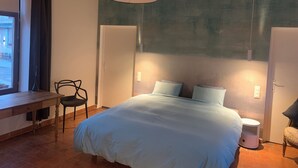 Uklassifisert bilde, 3 av 6, knapp
