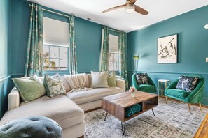 TV, offices - Colorful House w. Outdoor Space + Parking (Charleston)