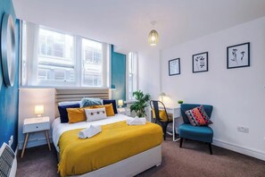 WiFi - Manchester City Center | Free Parking + Wi‑Fi (Manchester)