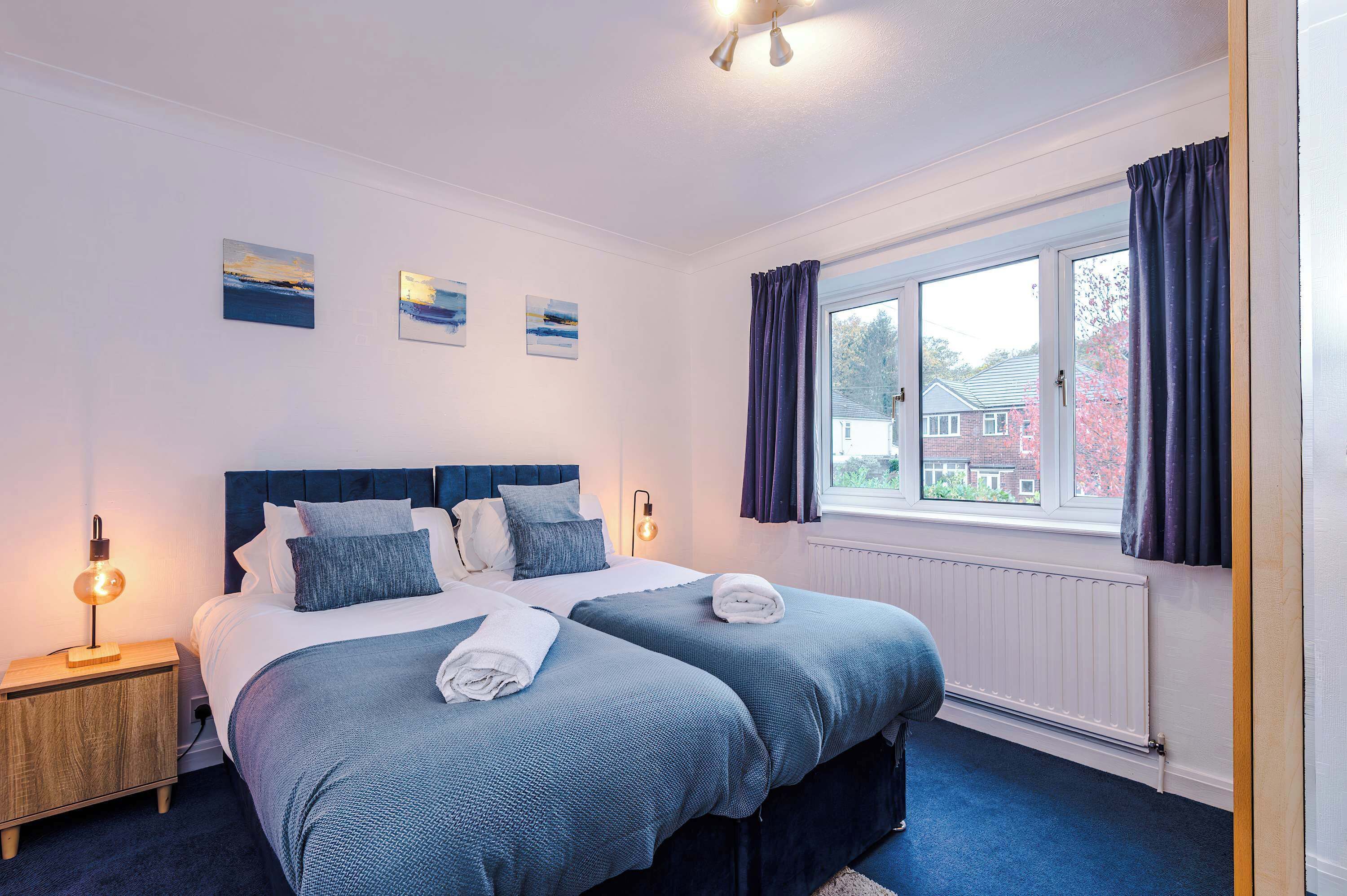 5 bedrooms, iron/ironing board, WiFi, bed sheets
