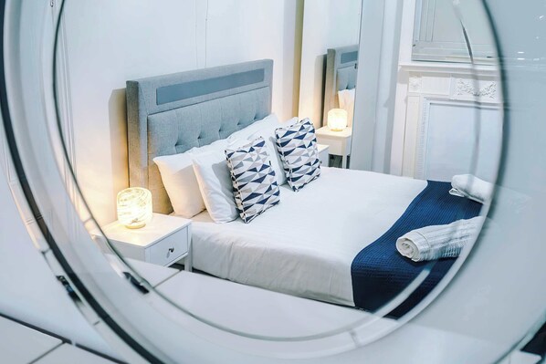 Iron/ironing board, WiFi, bed sheets