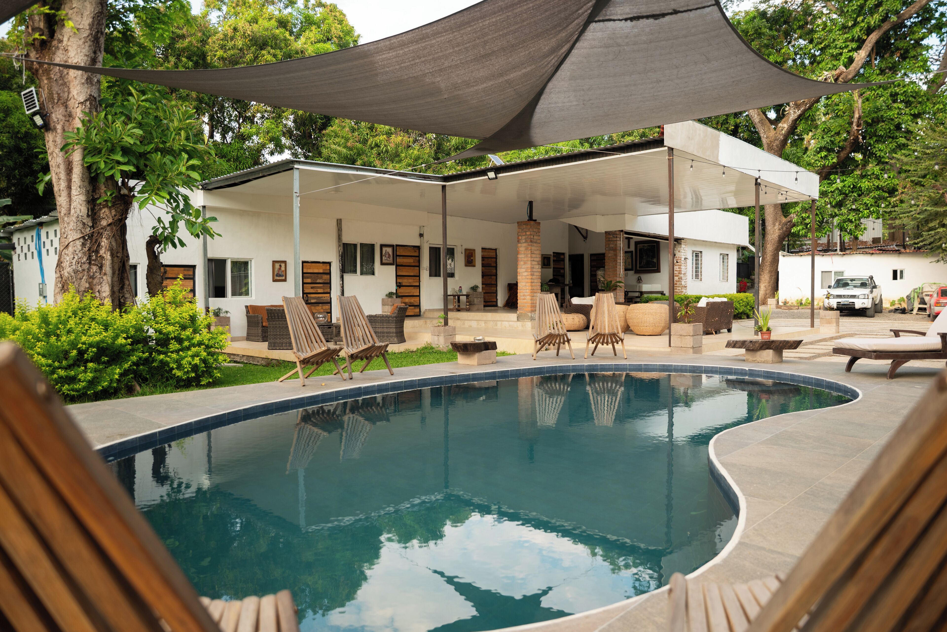 12 utendørsbassenger