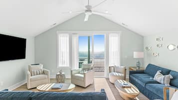 Studio (Multiple Bedrooms) | Property amenity