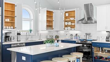 Studio (Multiple Bedrooms) | Property amenity