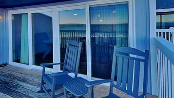 Condo (1 Bedroom) | Property amenity