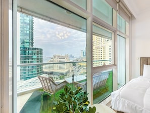 Iron/ironing board, free WiFi - Opulent Flat with Beach & Canal View (Dubai)