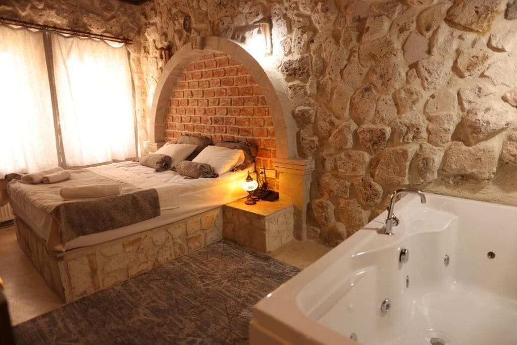 Deluxe Suite, Balcony, City View | Soundproofing, iron/ironing board, free WiFi