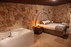 Soundproofing, iron/ironing board, free WiFi - Wisstone Hotel (Urgup)