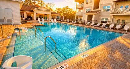 Cozy 1-bedroom apartment in beautiful Jacksonville with AC and gym access pool!!