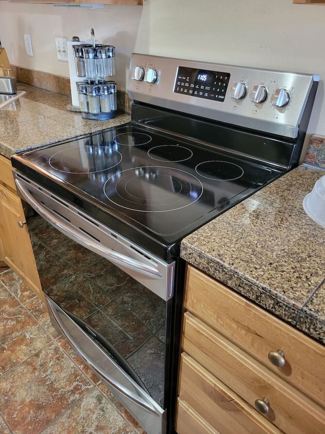 雪櫃、微波爐、焗爐、爐具