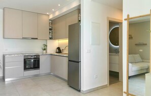 Fridge, oven, dishwasher, coffee/tea maker - Beautiful home in Klis (Klis)