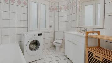 SĂšche-cheveux, serviettes fournies, savon, papier toilette