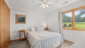 4 bedrooms, free WiFi, bed sheets