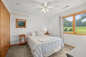 4 bedrooms, free WiFi, bed sheets