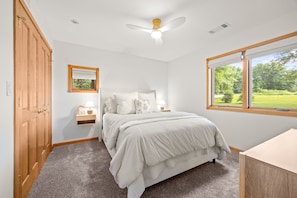 4 bedrooms, free WiFi, bed sheets