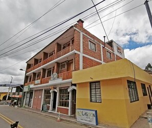 Exterior - LAGOON HOTEL (Chugchilan)