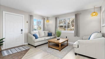 Huis, meerdere bedden, keuken, uitzicht op tuin | Kameruitzicht