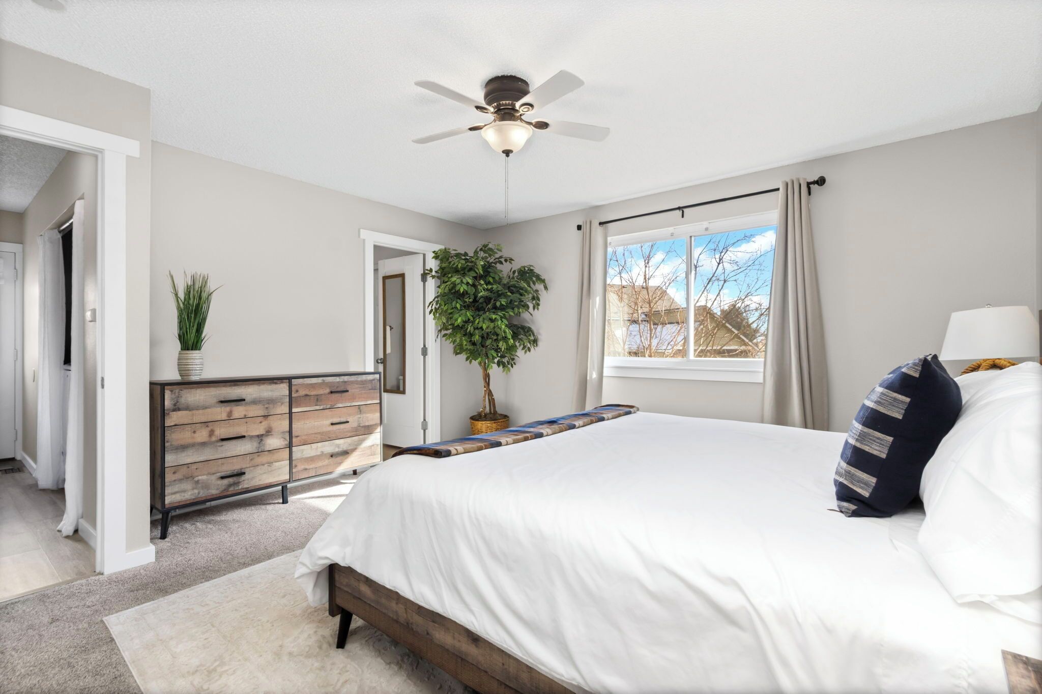 ハウス ベッド (複数台) キッチン ガーデンビュー | 3 室のベッドルーム、客室ごとに異なる装飾、客室ごとに異なるインテリア、ベッドシーツ