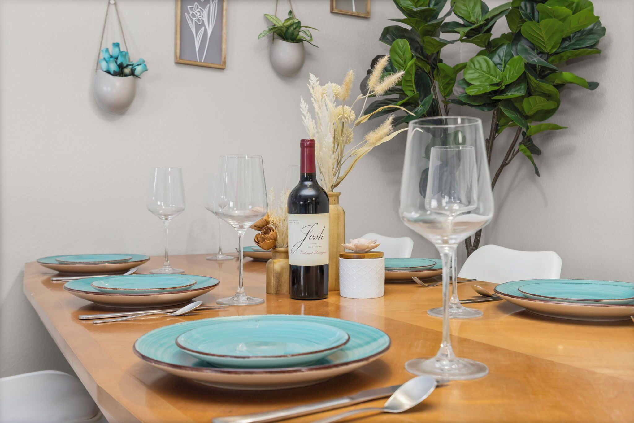 House, Multiple Beds, Kitchen, Garden View | Dining