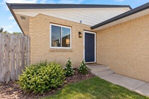 Exterior detail - Chimney Park Retreat King Suite + Fenced Yard (Windsor)