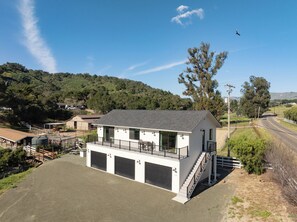 Exterior - Edna Valley Modern Barndominium (Arroyo Grande)