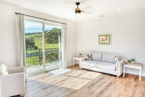 TV - Edna Valley Modern Barndominium (Arroyo Grande)
