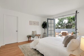 4 habitaciones, tabla de planchar con plancha, wifi y ropa de cama 