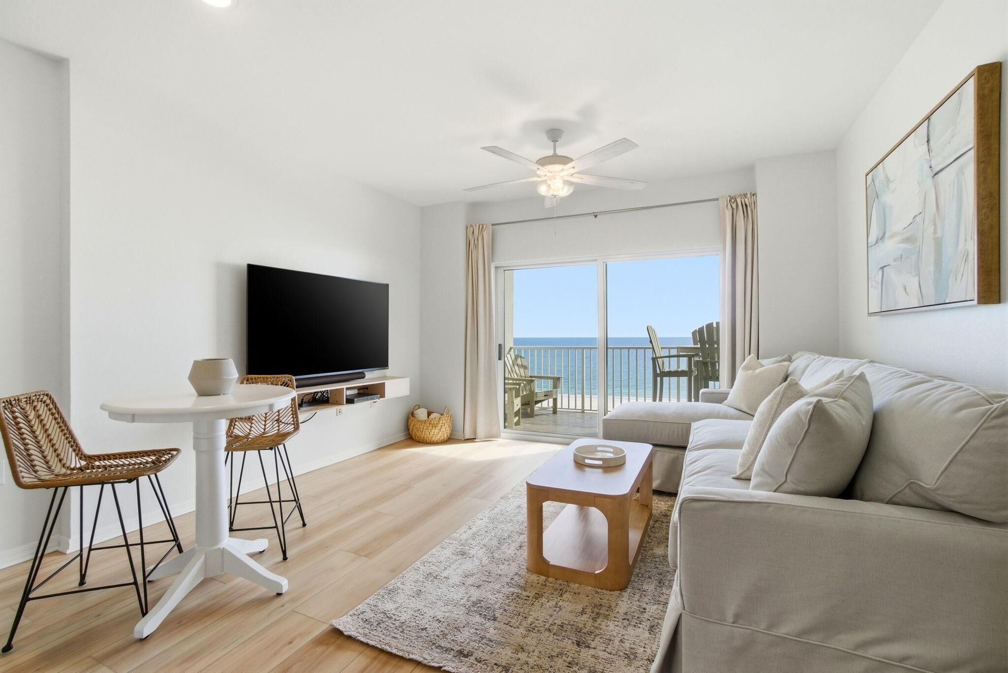 Condo, 1 King Bed with Sofa bed (Tidewater 804) | Living area