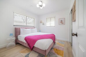 3 chambres, fer et planche à repasser, Wi-Fi, literie fournie