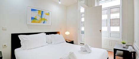 1 habitación, tabla de planchar con plancha, internet y ropa de cama