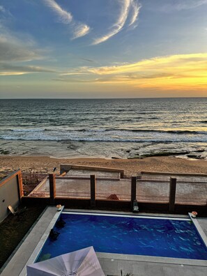 Alberca al aire libre y alberca climatizada