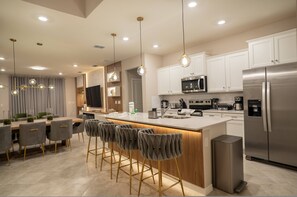 House - 7BR Windsor Cay w Game Room Pool Near Disney (Clermont)
