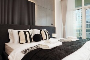 Iron/ironing board, free WiFi - Coastal Elegance with PlayRoom PS5 (Dubai)