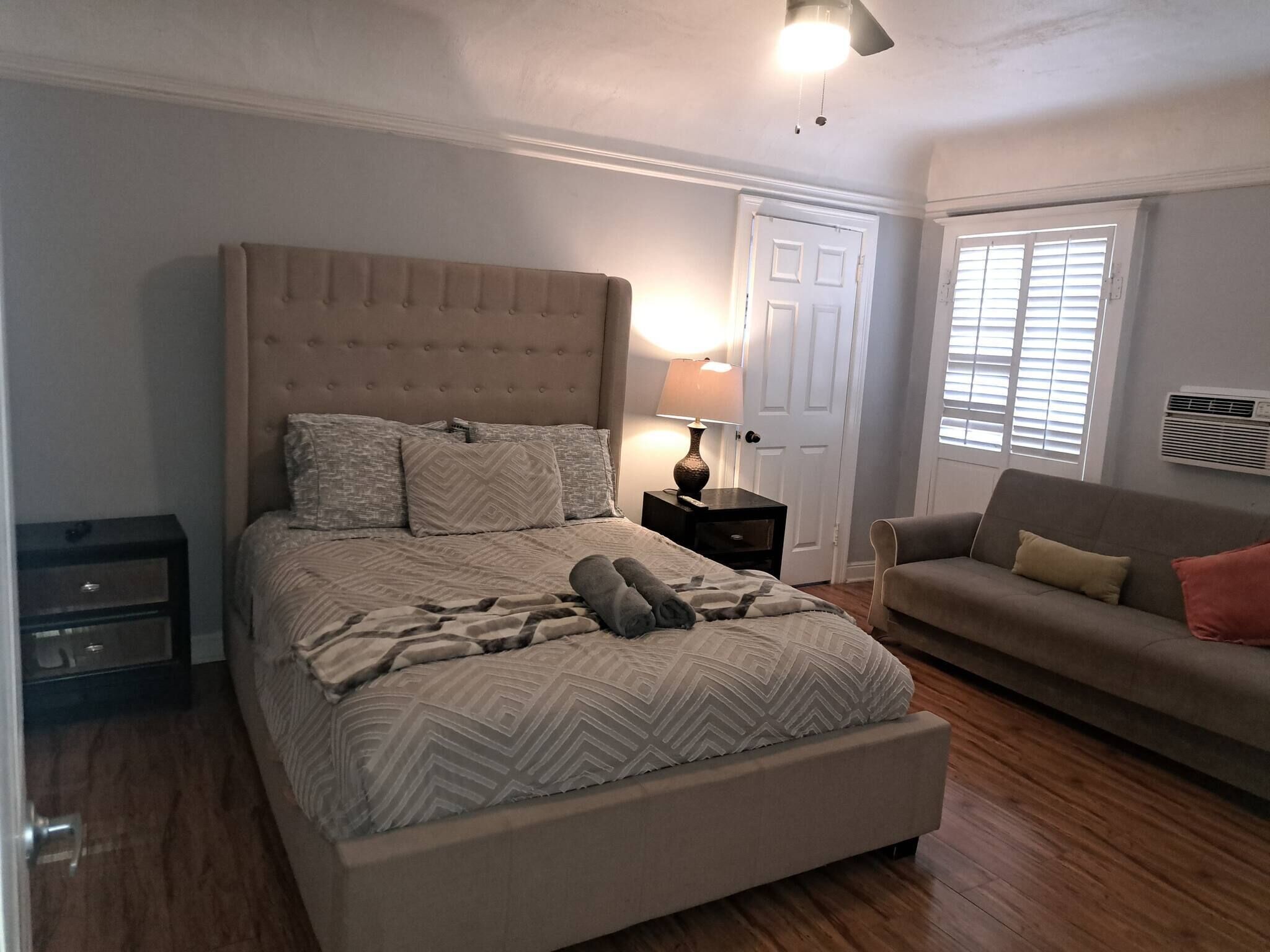 شقة - ٣ غرف ن وم - للمدخنين | 3 عدّة غرف نوم