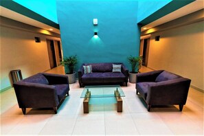 Interior - Relaxing Mazatlán Getaway: Beach Days, Local Culture & Great Eats l 3 Rooms (Mazatlán)