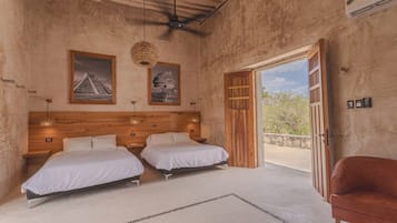 Tradisjonelt småhus, bassengutsikt