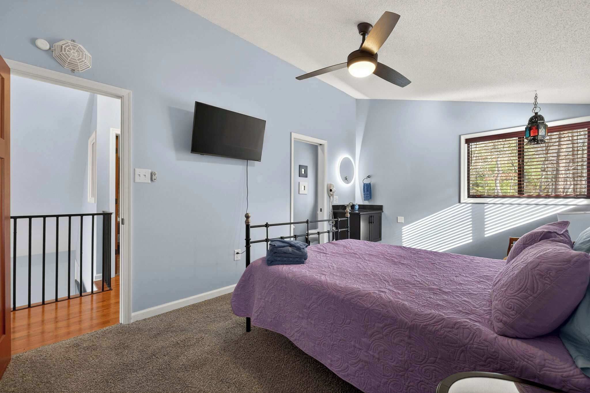 3 chambres, fer et planche à repasser, Wi-Fi, draps fournis