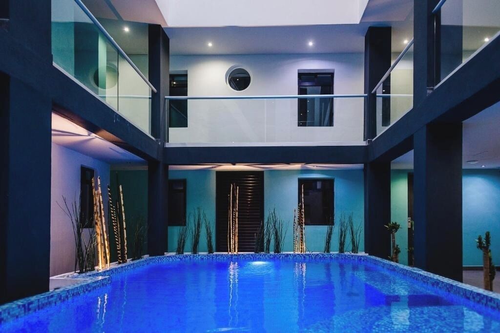 حمام سباحة