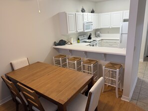 Microwave, oven, stovetop, dishwasher - SeaLaVie30A cozy place in the heart of 30a near Seagrove Beach! (Santa Rosa Beach)