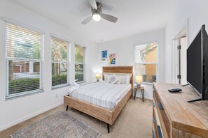 Iron/ironing board, free WiFi, bed sheets - Home with Screened Private Pool and Preserve Views (Davenport)
