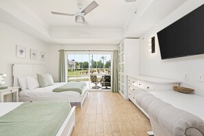 3 bedrooms, iron/ironing board, free WiFi, bed sheets - Beautiful Townhouse with Golf Course Views, Near Attractions (Kissimmee)