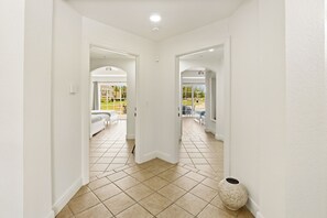 Interior - Beautiful Townhouse with Golf Course Views, Near Attractions (Kissimmee)