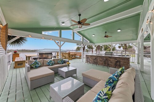 Escape Summer w/ Backyard, BBQ, Fishing & Crabbing