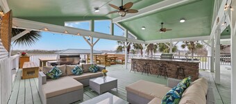 Escape Summer w/ Backyard, BBQ, Fishing & Crabbing