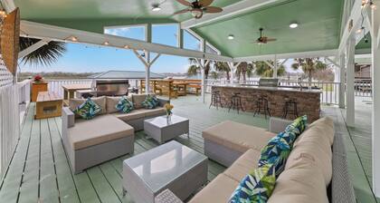 Escape Summer w/ Backyard, BBQ, Fishing & Crabbing