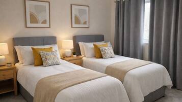 4 bedrooms, iron/ironing board, WiFi, bed sheets