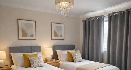 4Bedroom House| Contractor| Parking | Sleeps7