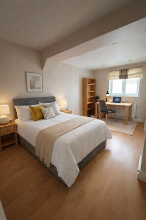 4 bedrooms, iron/ironing board, WiFi, bed sheets