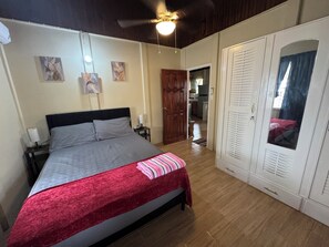 2 bedrooms, iron/ironing board, free WiFi, bed sheets