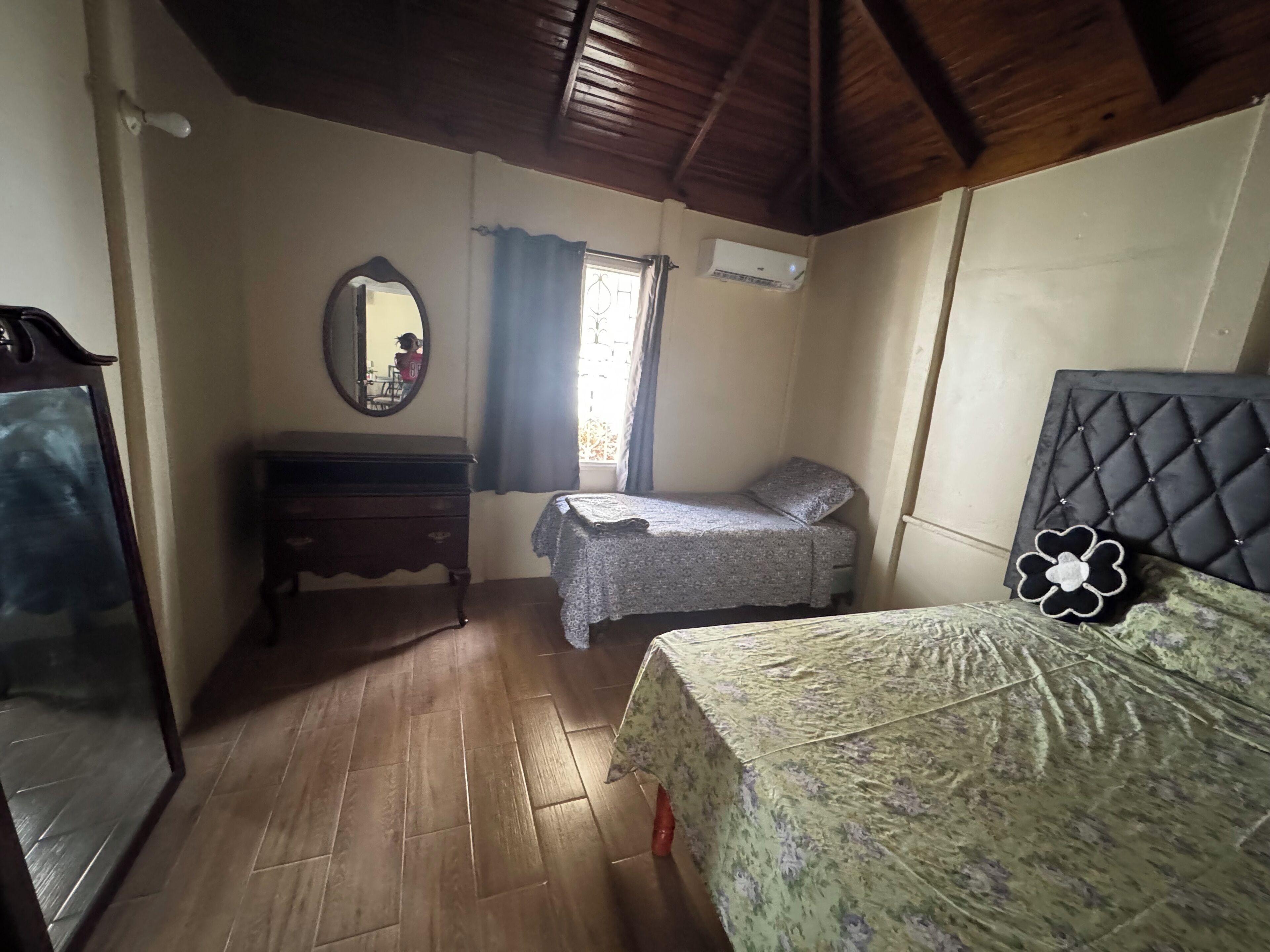 2 sovrum, strykjärn/strykbräda, wi-fi och sängkläder